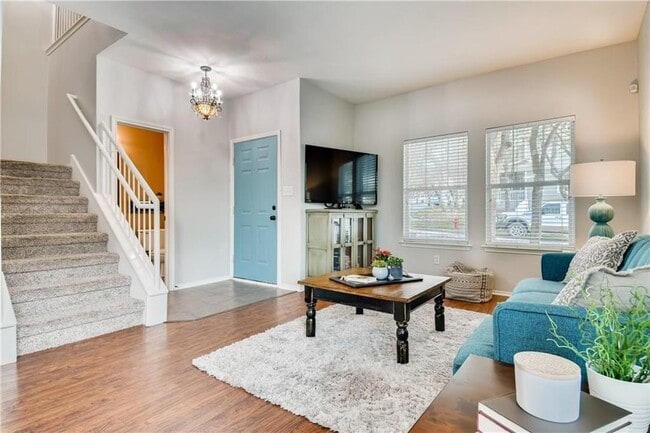 Photo - 903 Peyton Pl