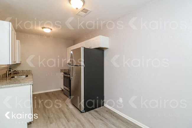 4821 Rickee Dr