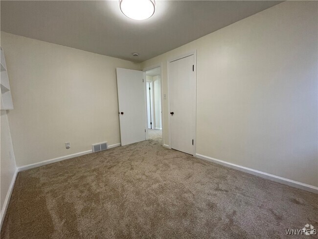 Building Photo - 163 Westchester Blvd Rental