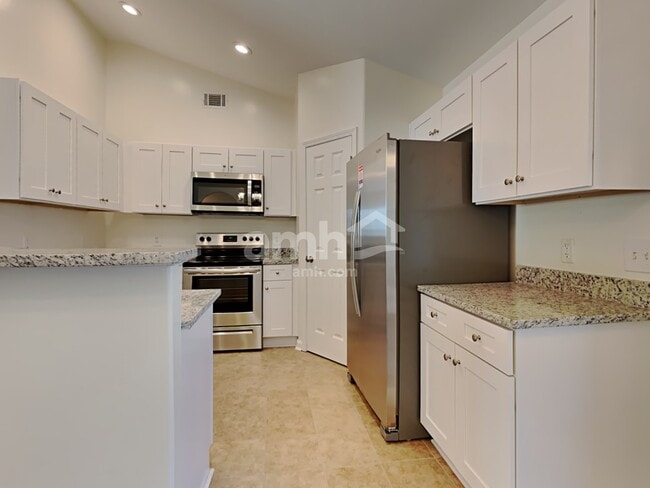 Photo - 163 Willow Point Cir