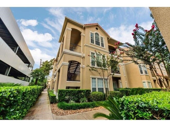 Building Photo - 3231 Allen Pkwy Unit 6307