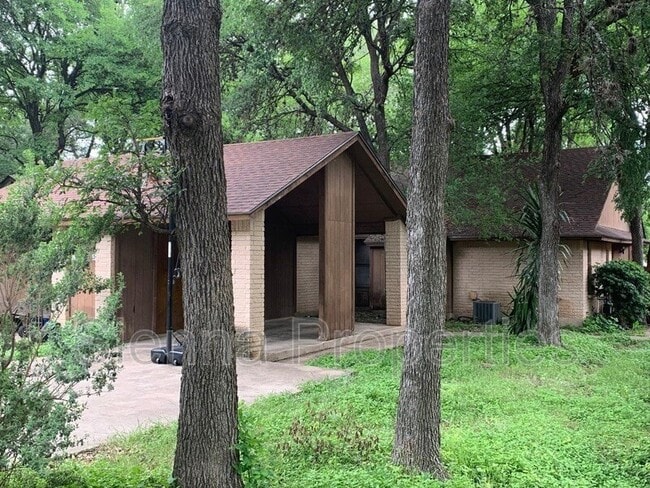 Building Photo - 1004 Milford Way Unit #B