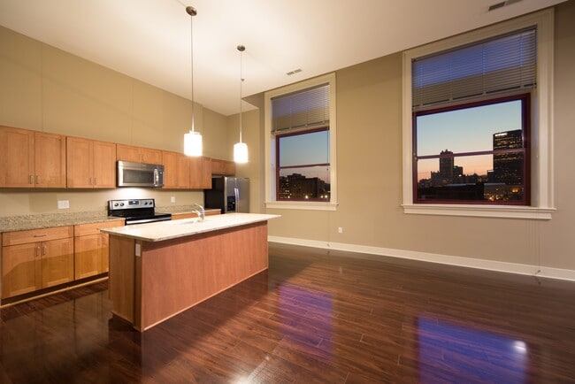 Photo - Fifth Avenue School Lofts