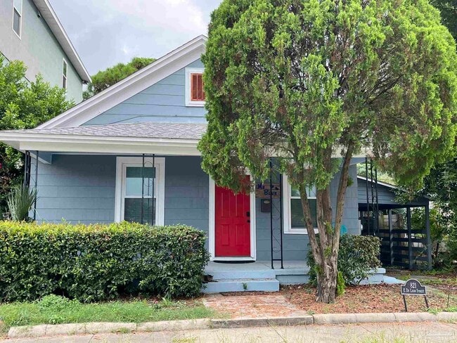 Building Photo - 821 E de Leon St Rental