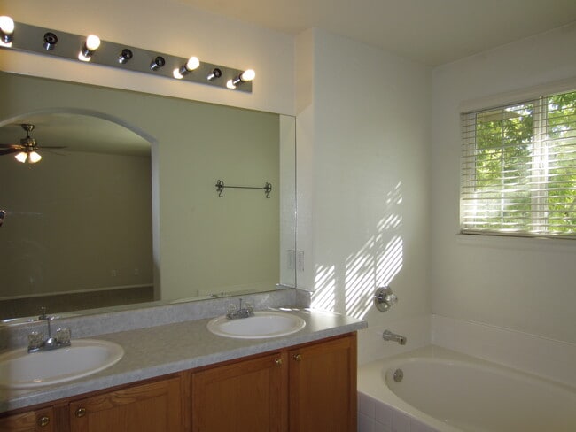 Photo - 10761 Cook Ct