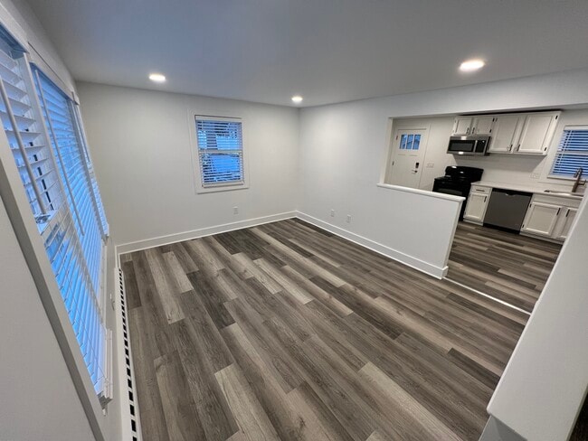 Photo - 52 Price St
