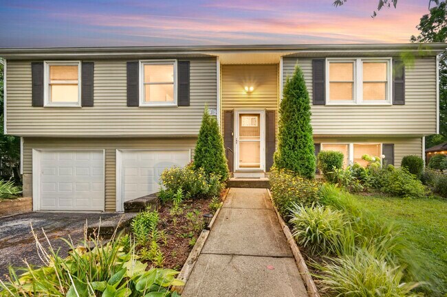 Photo - 423 Doverwood Dr