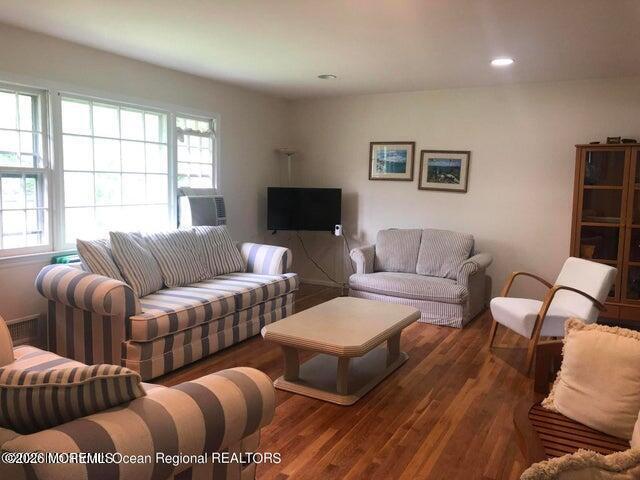 Photo - 442 Redmond Ave