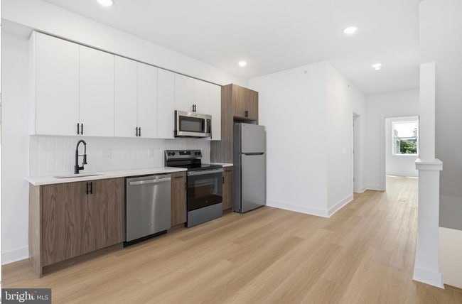Building Photo - 3931 Fairmount Ave Unit 2