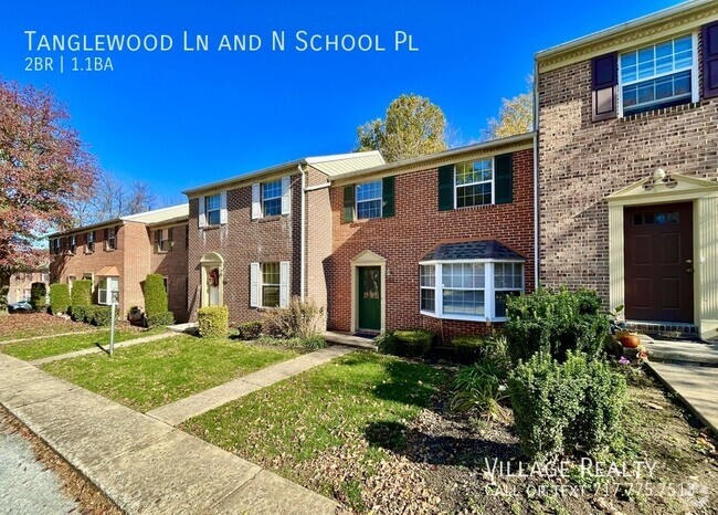 Building Photo - Spacious 2-BR Townhome in Dallastown Schoo...