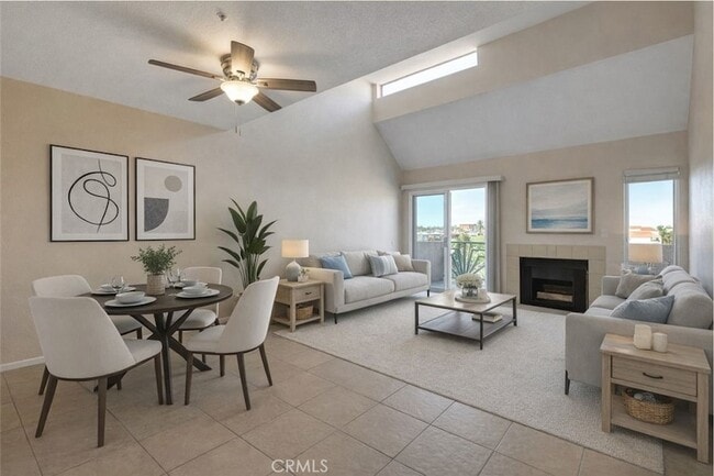 Building Photo - 450 E 4th St Unit 437