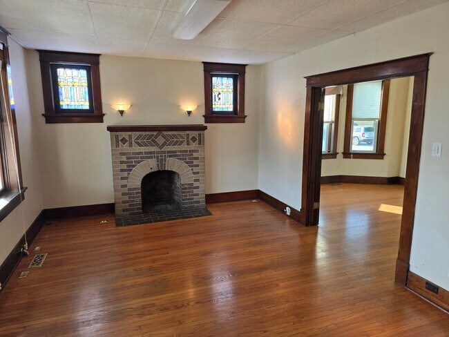 Photo - 422 E Fifth St Unit 422 E 5th A