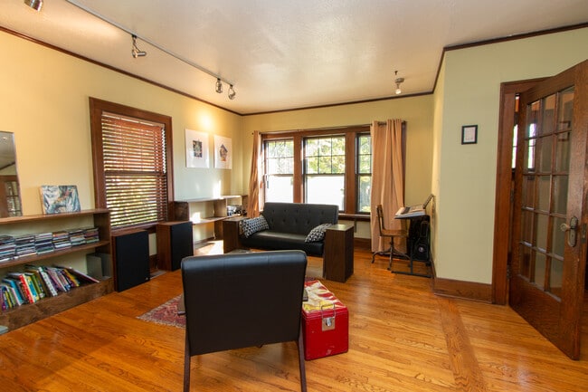 Photo - 1645 Kentucky St