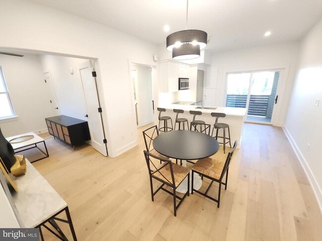 Building Photo - 8610 Evergreen Pl Unit 201 Rental
