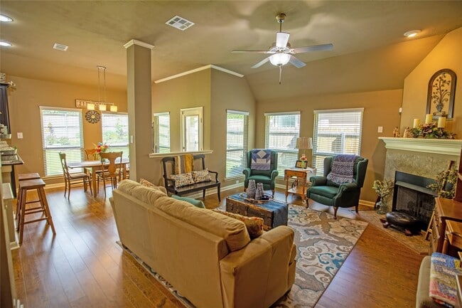 Photo - 2110 Timberline Ct