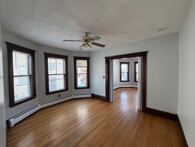 Building Photo - 31 Illinois Ave Unit 1