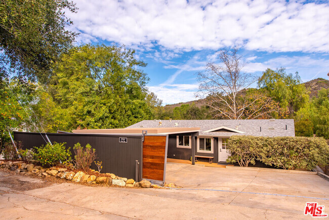 Building Photo - 20567 Cheney Dr Rental