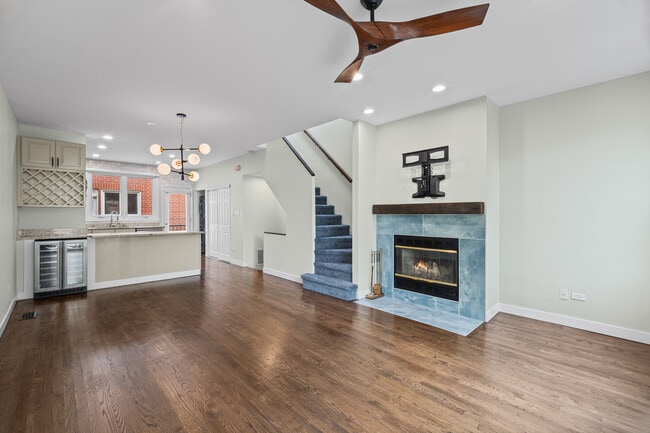 Photo - 1835 W Oakdale Ave
