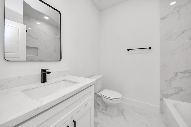 Photo - 8106 Locksley Rd