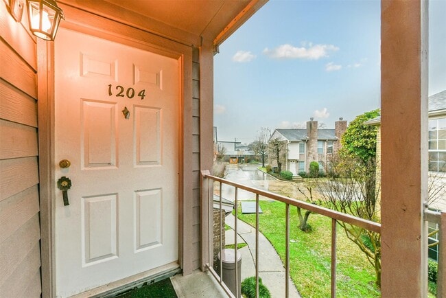 Building Photo - 3100 Jeanetta St Unit 1204