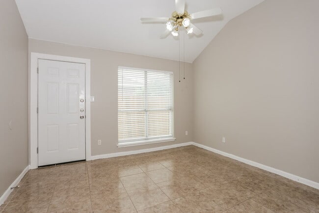 Photo - 736 W Colony Dr