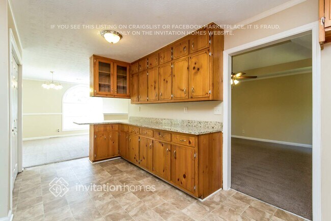 Photo - 625 McCart Rd