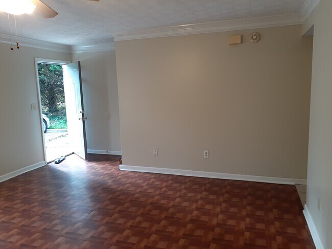 Main Entrance - 3020 Spruce Cir