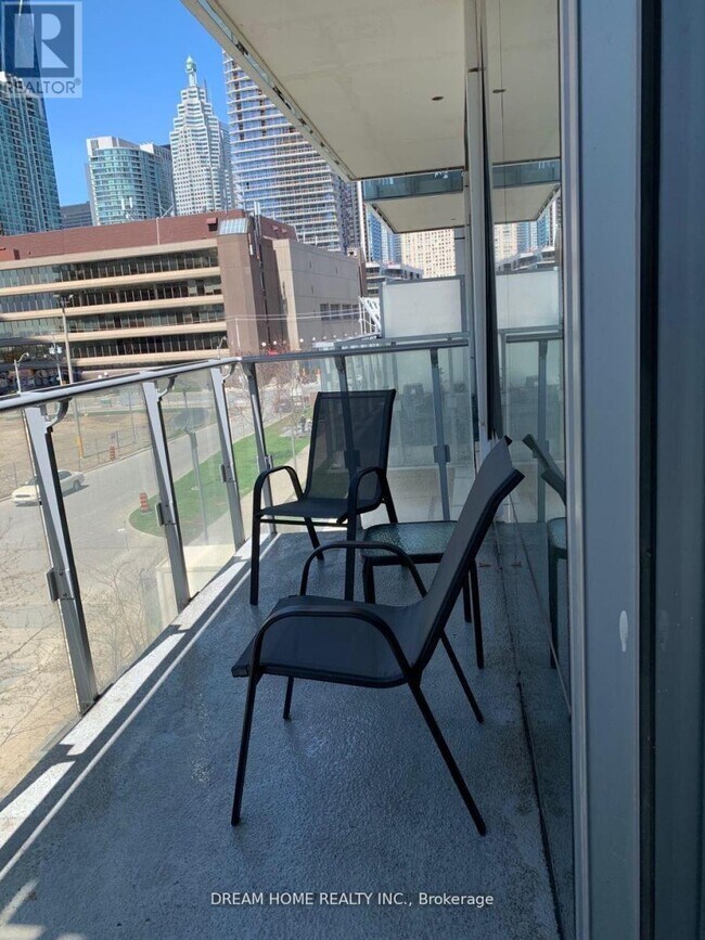 Photo - 39 Queens Quay E Unit 305