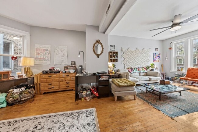 Photo - 2630 W Division St