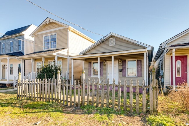 Photo - 2214 Perry St