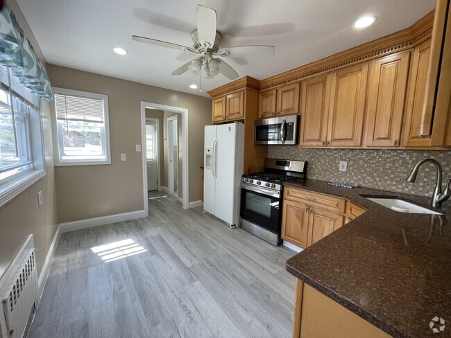 Building Photo - 6 Vincent Pl Unit 1 Rental