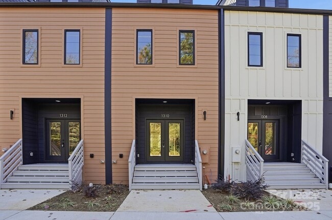 Photo - 1310 Carolyn Dr