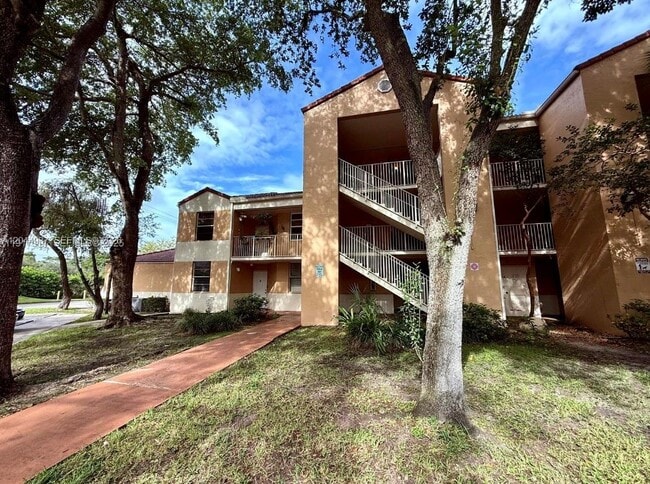 Building Photo - 8246 NW 24th St Unit 8246