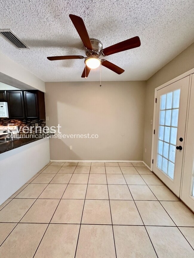 Photo - 1059 Spirit Lake Rd