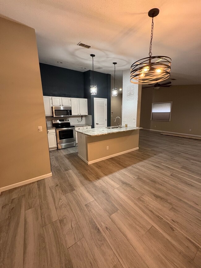 Building Photo - 6 Santiago Ct Unit 6 Santiago Ct