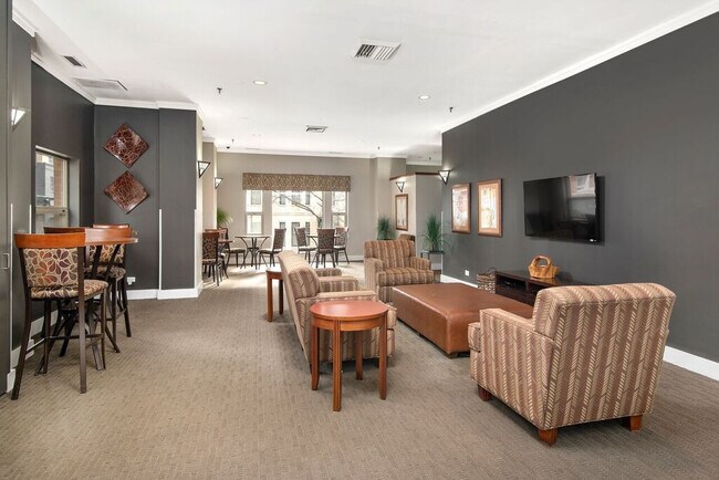 Photo - 100 W Chestnut St Unidad 3004