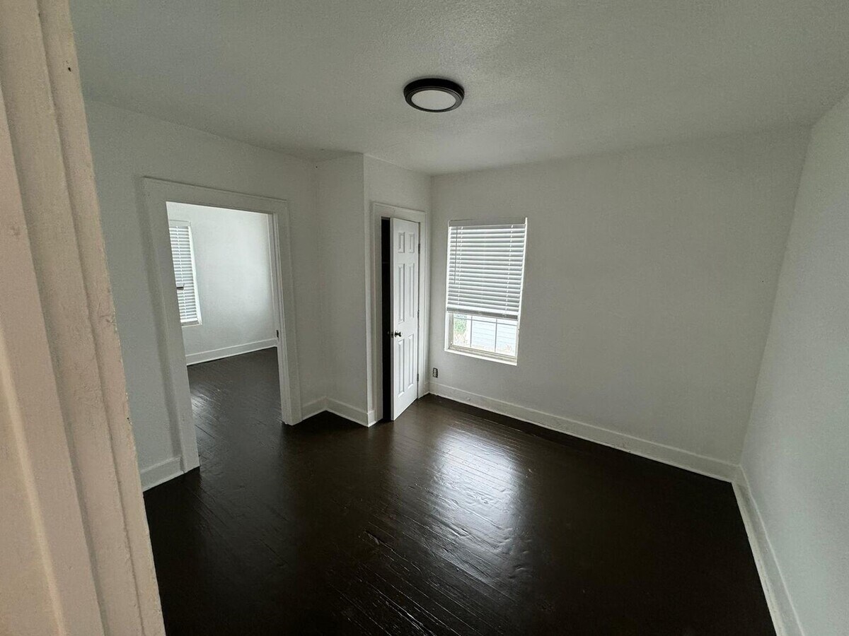 Photo - 1416 Craig St