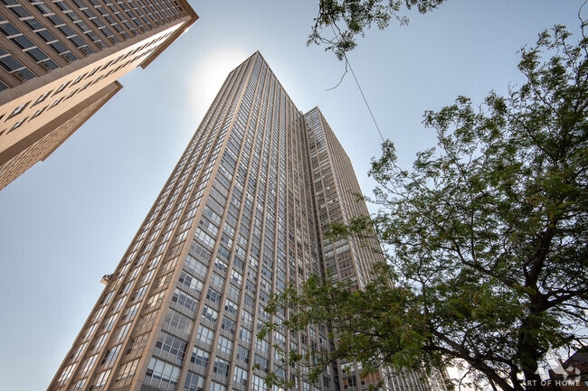 Building Photo - 655 W Irving Park Rd Unit 2305 Rental