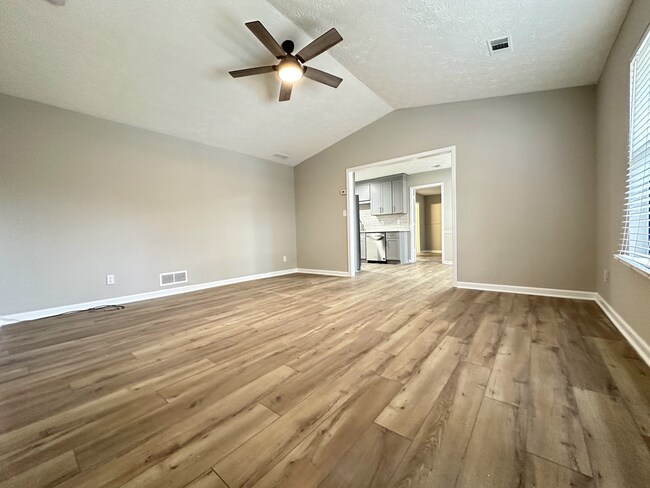 Photo - 572-574 Wedgewood Dr. Unidad 574