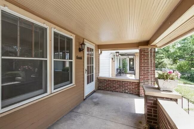 Photo - 77 N Layman Ave