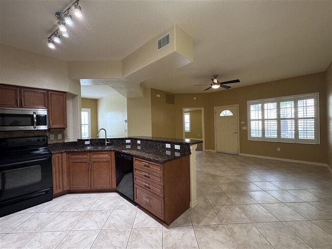 Photo - 600 Mirabella Cir Unit 104