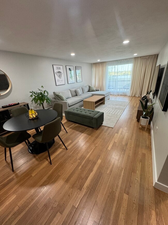 Building Photo - 315 Neponset St Unit 45