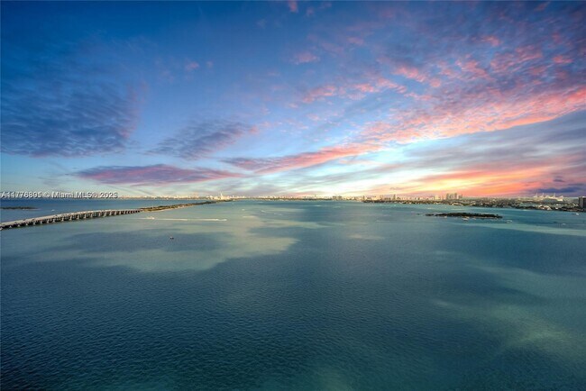 Photo - 2900 NE 7th Ave Unidad 2505