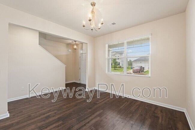 Photo - 3262 Carmine Ave