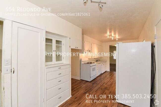 Building Photo - Talk about prime location! $200 Off Move i... Rental