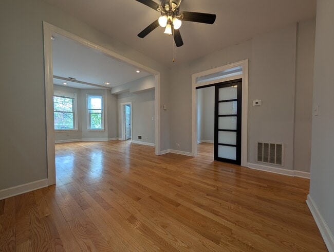 Photo - 1911 W Addison St Unit 3