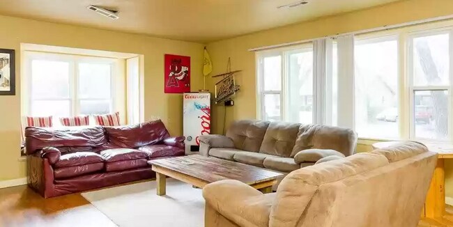 Photo - Beautiful Home Near the University!