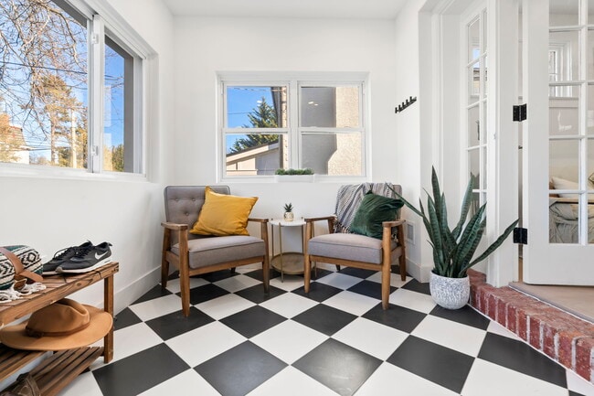 Photo - 202 W Wayne Ave Unit B