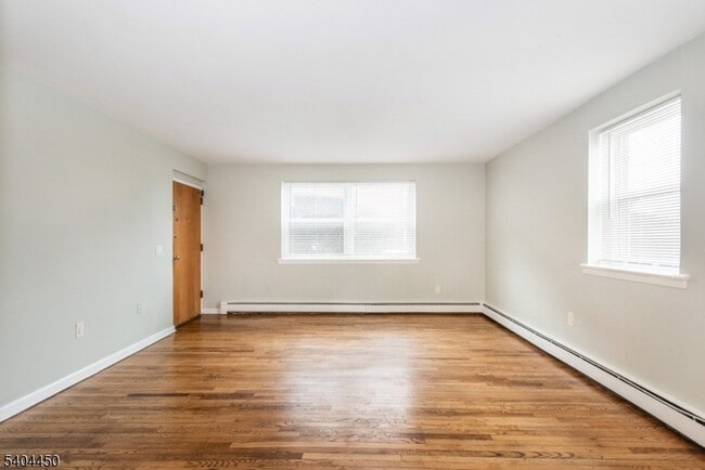 Photo - 191 N Beverwyck Rd