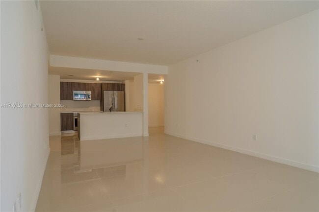 Photo - 488 NE 18th St Unidad 1809